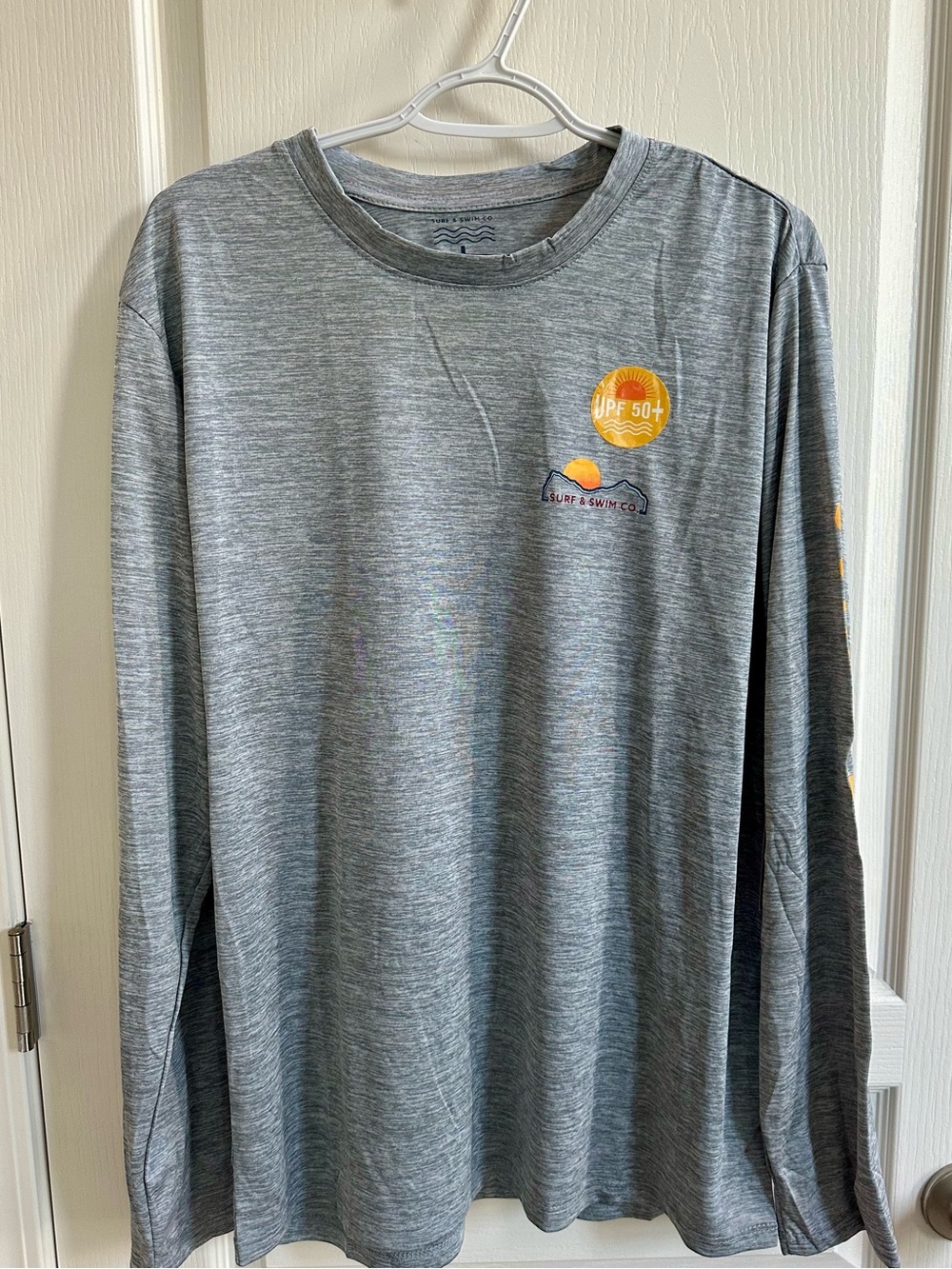 Surf & Co SPF 50+ Long Sleeve Swim Shirt - Size Men’s Large- NWT